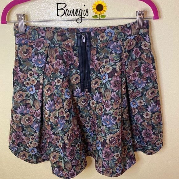 𝅺floral BCBGeneration skirt size‎ M - Picture 3 of 4